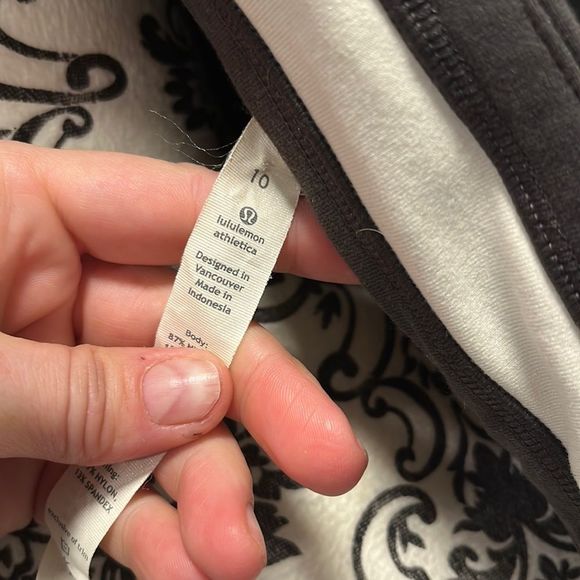 🌸Lululemon Jacket  - Picture 2 of 5